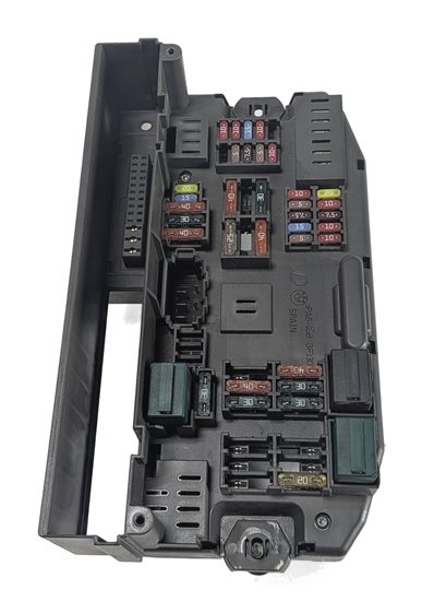 Thumbnail 5: 2011 BMW X5 (E70) 3.0L FRONT POWER DISTRIBUTION FUSE BOX RELAY CARRIER PANEL