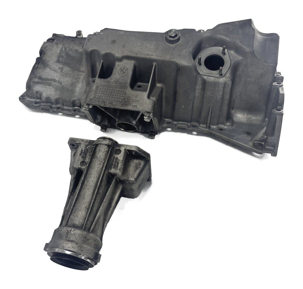 Thumbnail 3: 2011-2014 BMW X5 X6 (E70 E71) AWD 3.0L N55 ENGINE OIL PAN w/ OUTPUT AXLE FLANGE