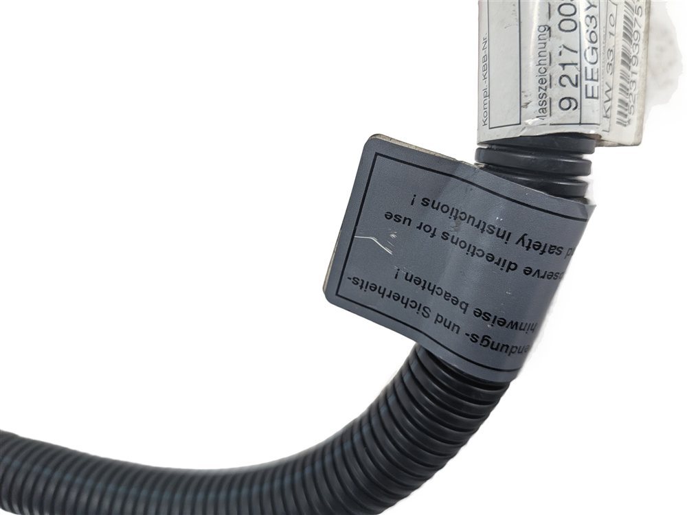 Thumbnail 5: 2011 BMW X5 (E70) 3.0L POSITIVE BATTERY POWER CABLE w/SAFETY TERMINAL CLAMP