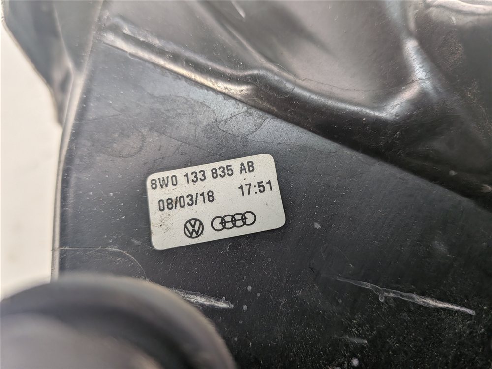 Thumbnail 4: 2017-2019 AUDI A4 A5 (B9 8W 8W6) 2.0L CYMC TURBO ENGINE AIR INTAKE FILTER BOX
