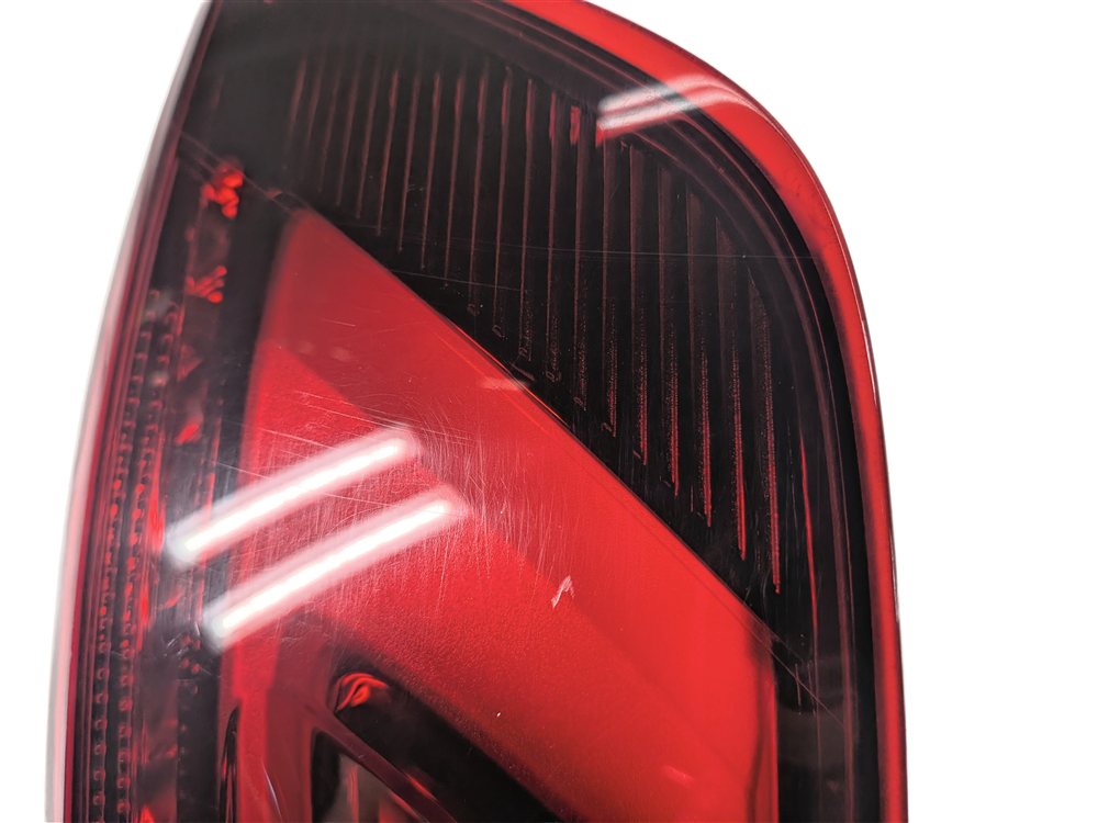 Thumbnail 7: 17-19 AUDI A4 (B9 8W) REAR RIGHT PASSENGER OUTER TAILLIGHT BRAKE LIGHT LAMP LED
