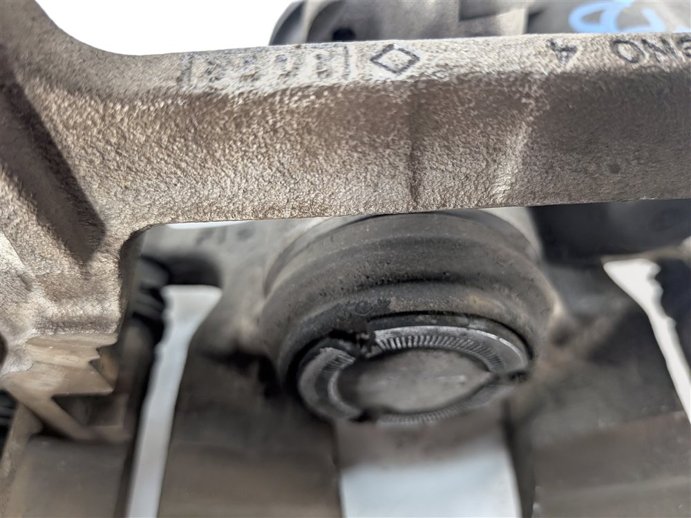 Thumbnail 6: 17-19 AUDI A4 A5 (B9 8W 8W6 F5) REAR LEFT & RIGHT BRAKE CALIPER w/ ACTUATOR SET2