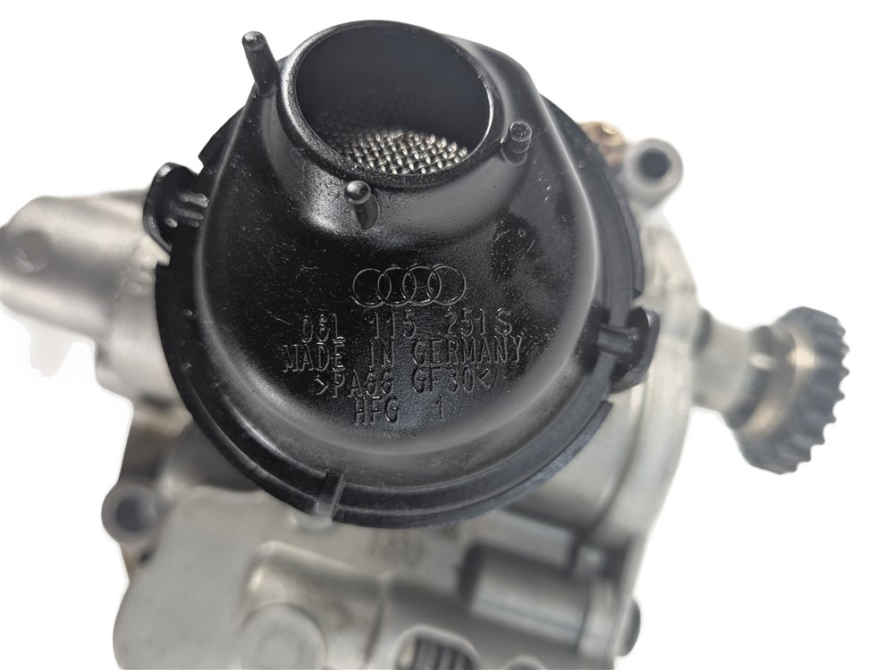 Thumbnail 5: 2018 AUDI A4 (B9 8W) 2.0L (CYMC) ENGINE OIL PUMP w/PICKUP TUBE ASSEMBLY