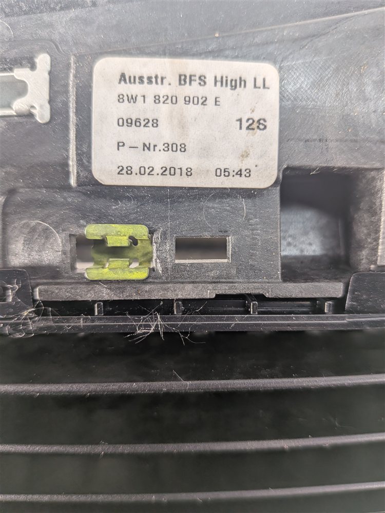 Thumbnail 4: 2018 AUDI A4 (B9 8W) FRONT CENTER DASH HEAT AIR AC VENT HAZARD SWITCH (Black)
