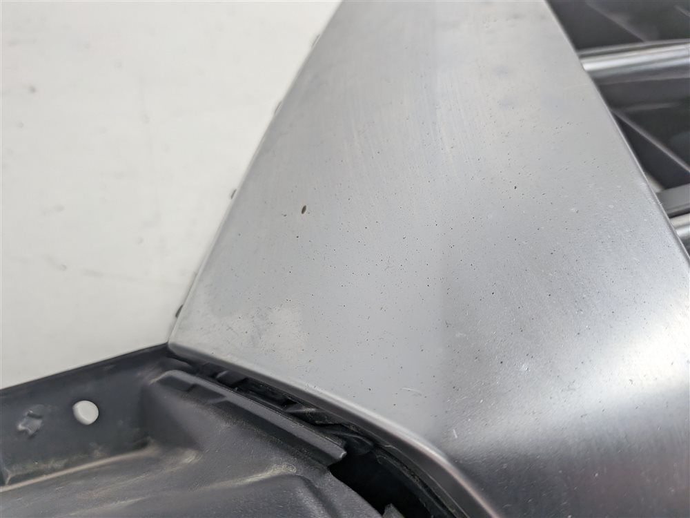 Thumbnail 8: 2017-2019 AUDI Q7 (4M) FRONT UPPER CENTER HOOD AIR VENT GRILLE TRIM