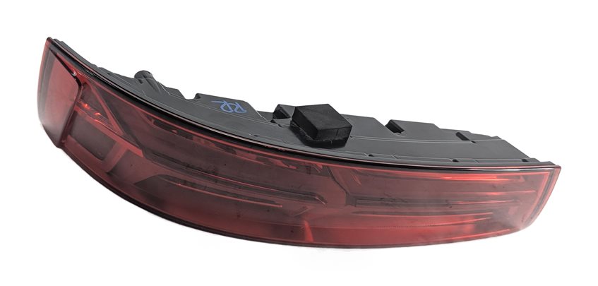 17-19 AUDI Q7 (4M) REAR RIGHT PASSENGER TRUNK TAILLIGHT LED BRAKE LIGHT LAMP
