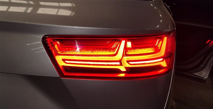 Thumbnail 2: 17-19 AUDI Q7 (4M) REAR RIGHT PASSENGER TRUNK TAILLIGHT LED BRAKE LIGHT LAMP
