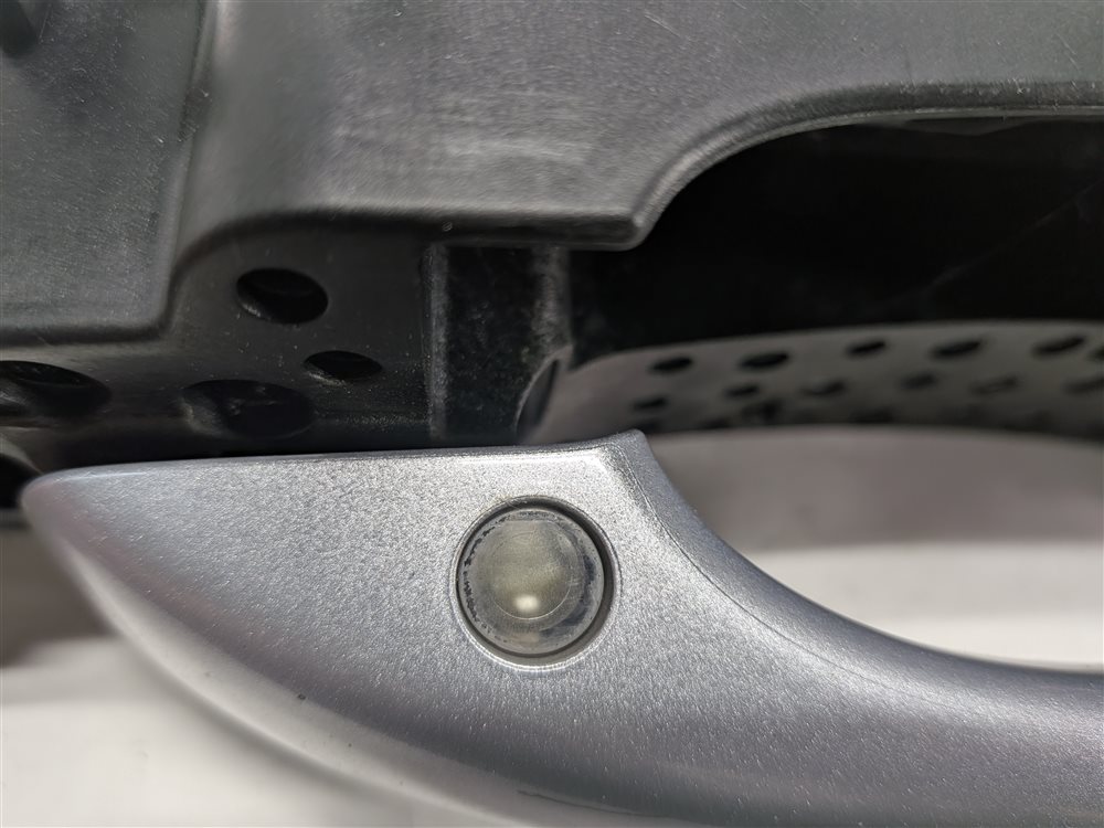 Thumbnail 8: 2017-2020 AUDI Q7 (4M) REAR RIGHT PASSENGER KEYLESS DOOR HANDLE (Silver)