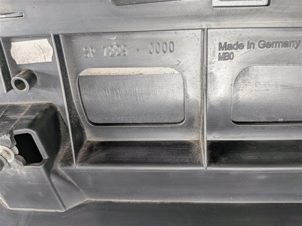 Thumbnail 8: 2017-2019 AUDI Q7 (4M) FRONT LEFT DRIVER LOWER DOOR MOULDING TRIM (Silver)