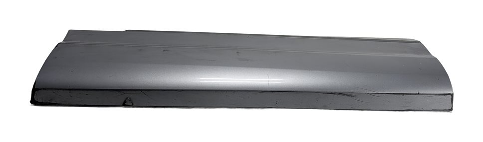 Thumbnail 2: 2017-2019 AUDI Q7 (4M) REAR RIGHT DOOR LOWER MOULDING RUNNER TRIM (Silver)