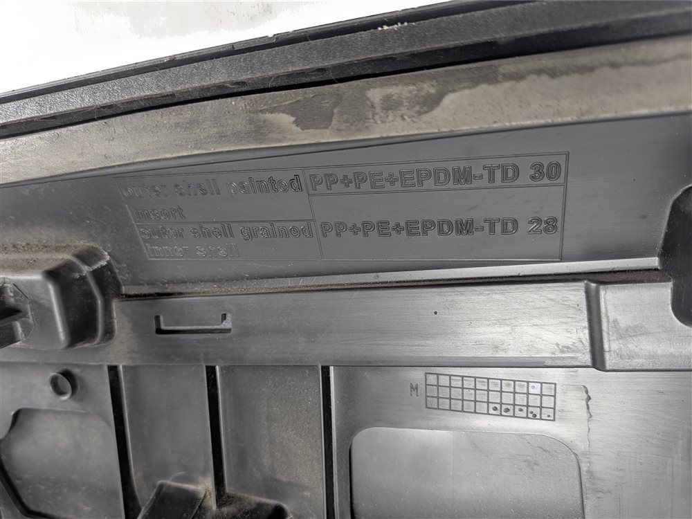 Thumbnail 7: 2017-2019 AUDI Q7 (4M) REAR RIGHT DOOR LOWER MOULDING RUNNER TRIM (Silver)