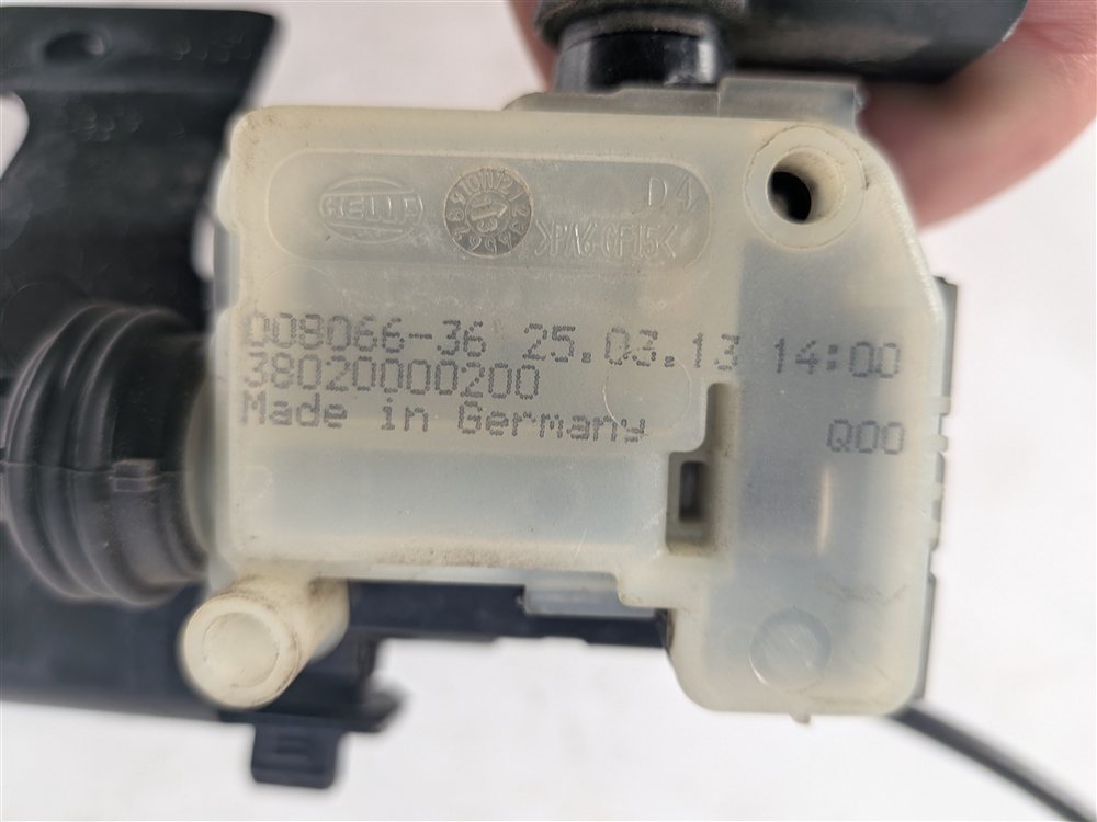 Thumbnail 3: 2014 BMW I3 (I01) FRONT HOOD LID LOCK LATCH w/ACTUATOR AND CABLE