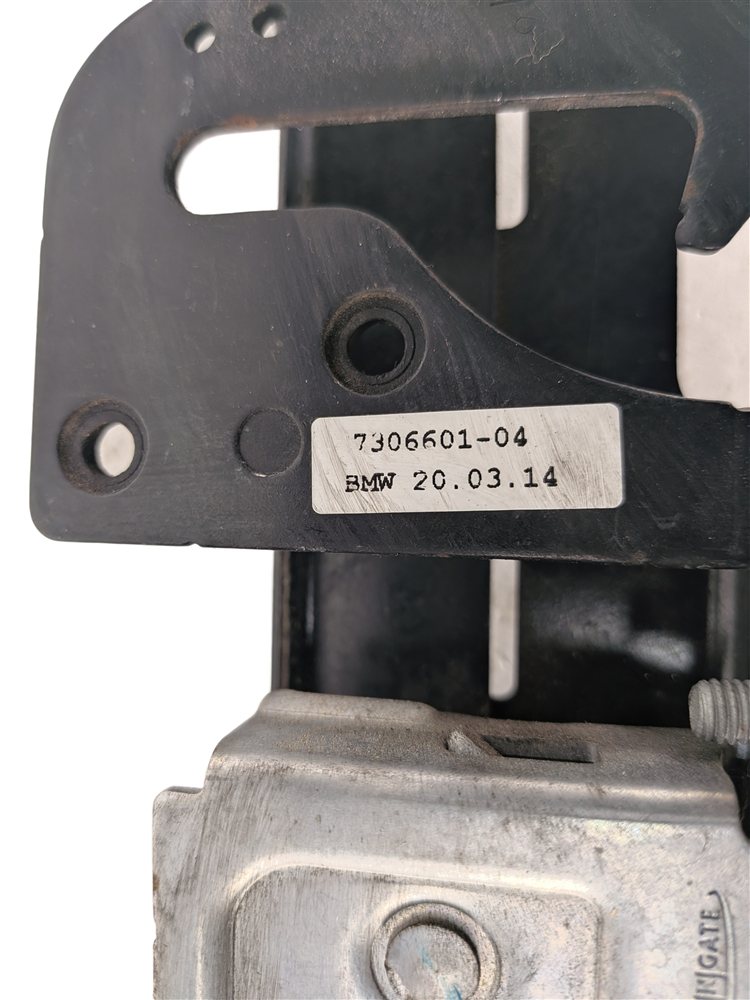 Thumbnail 4: 2014 BMW I3 (I01) FRONT HOOD LID LOCK LATCH w/ACTUATOR AND CABLE