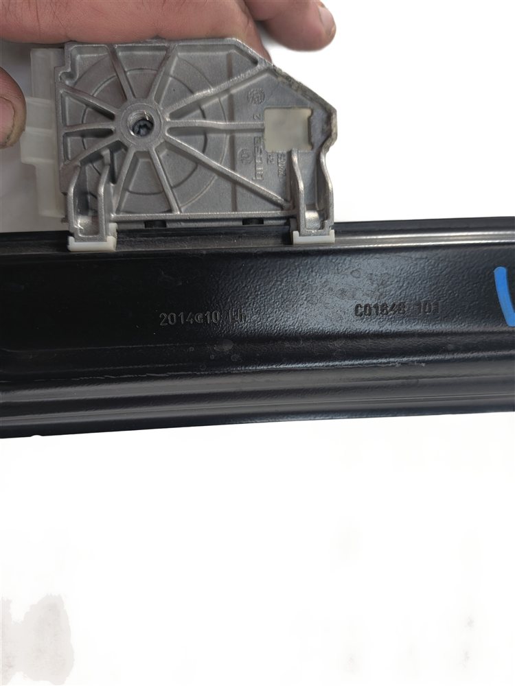 Thumbnail 3: 2014-2020 BMW I3 (I01) FRONT LEFT DOOR WINDOW REGULATOR w/MOTOR