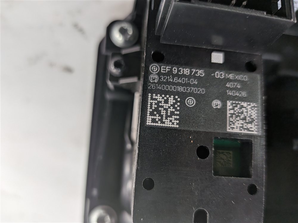 Thumbnail 4: 2014-2020 BMW I3 (I01) CENTER CONSOLE PANEL PARK BRAKE SWITCH 12V USB AUX