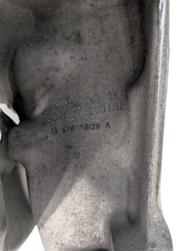 Thumbnail 5: 2014-2020 BMW I3 (I01) REAR RIGHT SPINDLE STEERING KNUCKLE