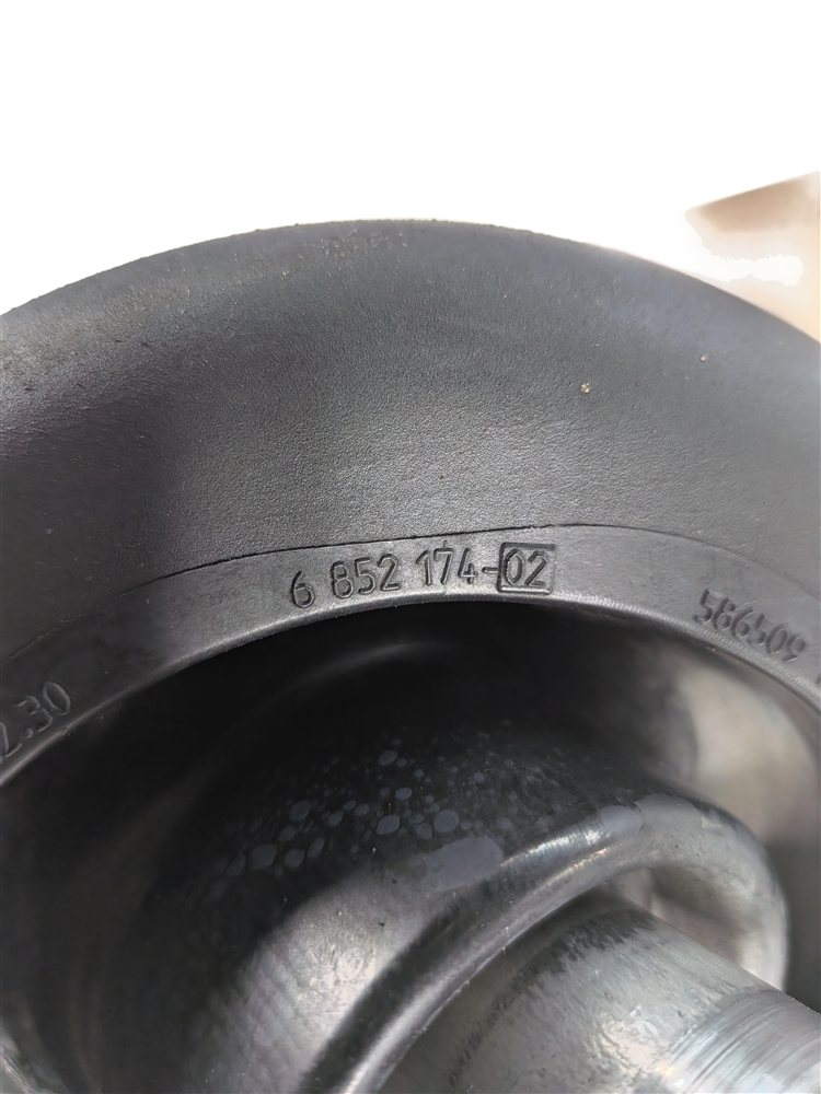 Thumbnail 4: 2014-2017 BMW I3 (I01) STEERING COLUMN LOWER INTERMEDIATE SHAFT U-JOINT