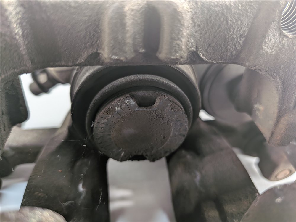 Thumbnail 5: 2014-2020 BMW I3 (I01) REAR LEFT BRAKE CALIPER w/ELECTRONIC PARK MOTOR