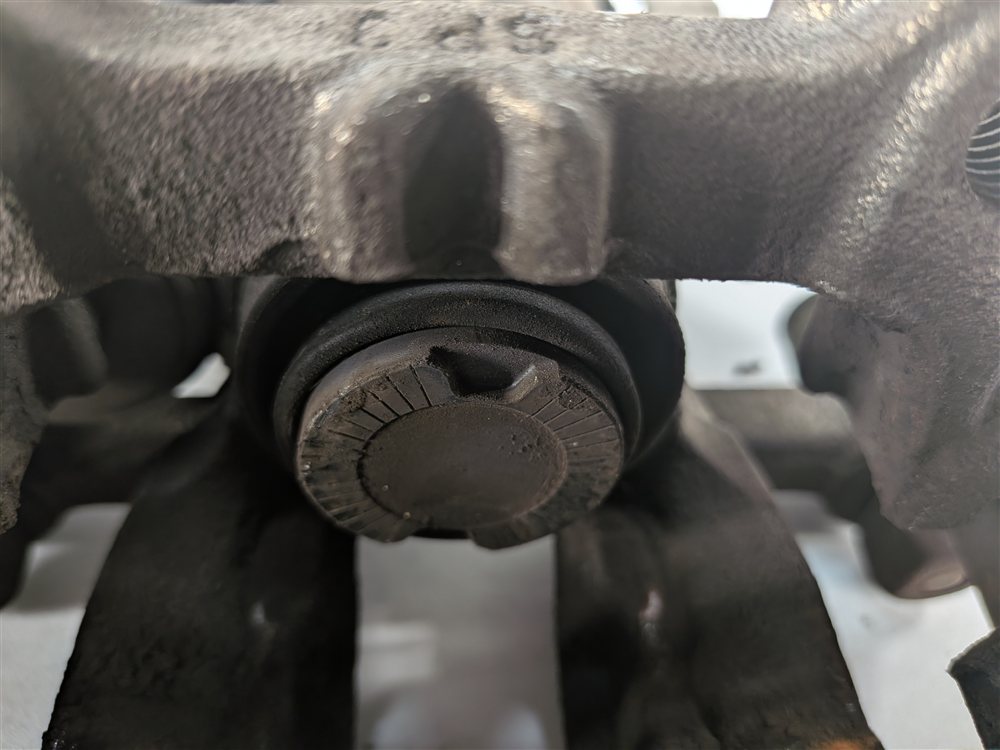 Thumbnail 6: 2014-2020 BMW I3 (I01) REAR RIGHT BRAKE CALIPER w/ELECTRONIC PARK MOTOR