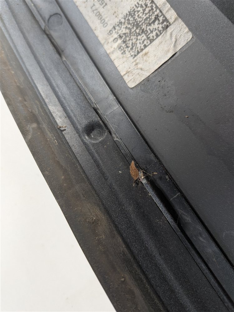 Thumbnail 4: 2014 BMW I3 (I01) RIGHT A PILLAR EXTERIOR TRIM COVER MOLDING (Capparis)