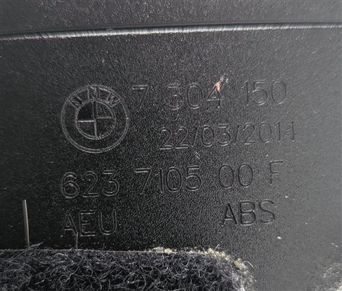 Thumbnail 5: 2014-2020 BMW i3 i8 I01 I12 FRONT RIGHT PASSENGER SEAT SEATBELT BUCKLE RECEIVER