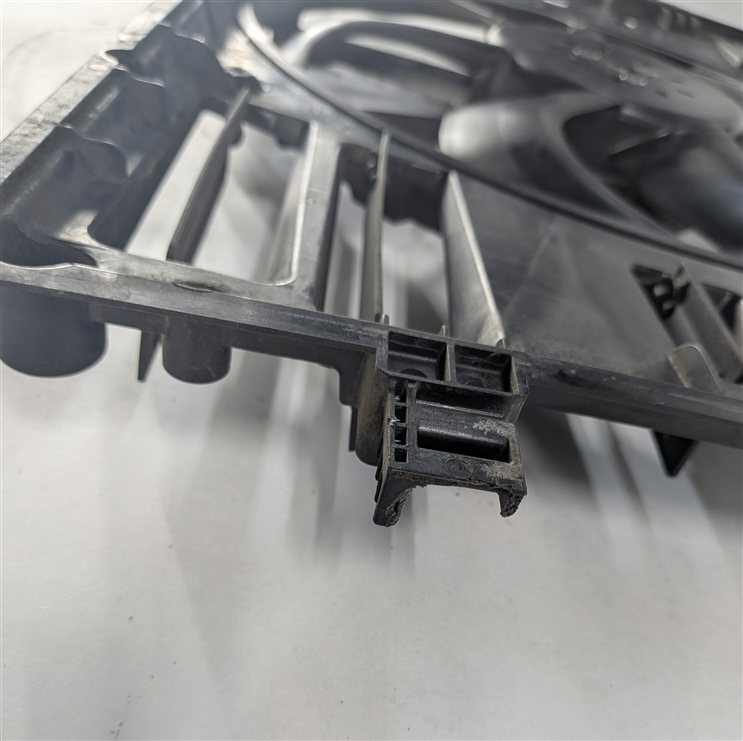 Thumbnail 7: 2017-2019 AUDI A3 (8V) 2.0L TURBO ENGINE RADIATOR COOLING FAN BLADE w/ MOTOR
