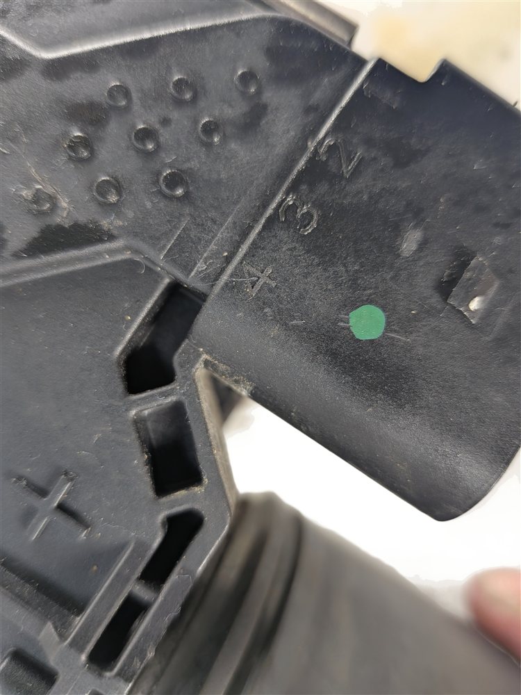 Thumbnail 12: 15-18 AUDI A3 S3 RS3 (8V) FRONT WINDSHIELD WIPER MOTOR 