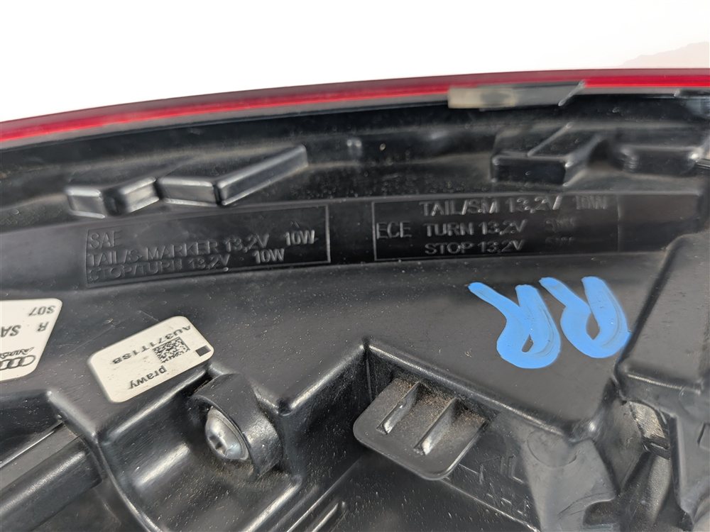Thumbnail 13: 17-19 AUDI A3 (8V) REAR RIGHT OUTER QUARTER PANEL LED TAILLIGHT TAIL LIGHT LAMP
