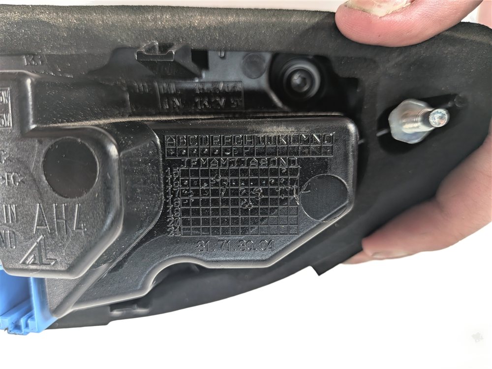 Thumbnail 13: 17-19 AUDI A3 (8V) REAR RIGHT INNER TRUNK MOUNTED LED TAILLIGHT TAIL LIGHT LAMP
