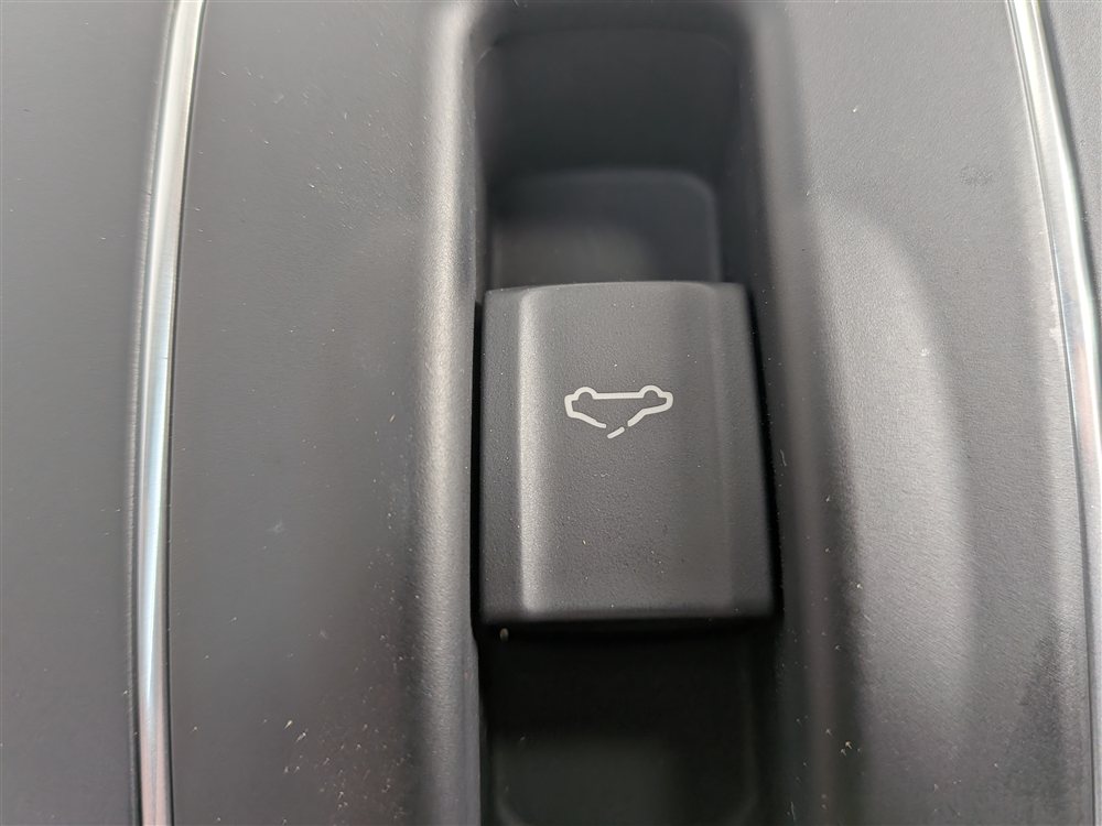Thumbnail 12: 17-19 AUDI A3 (8V) FRONT ROOF DOME COURTESY LIGHT w/SUNROOF SWITCH (Black)
