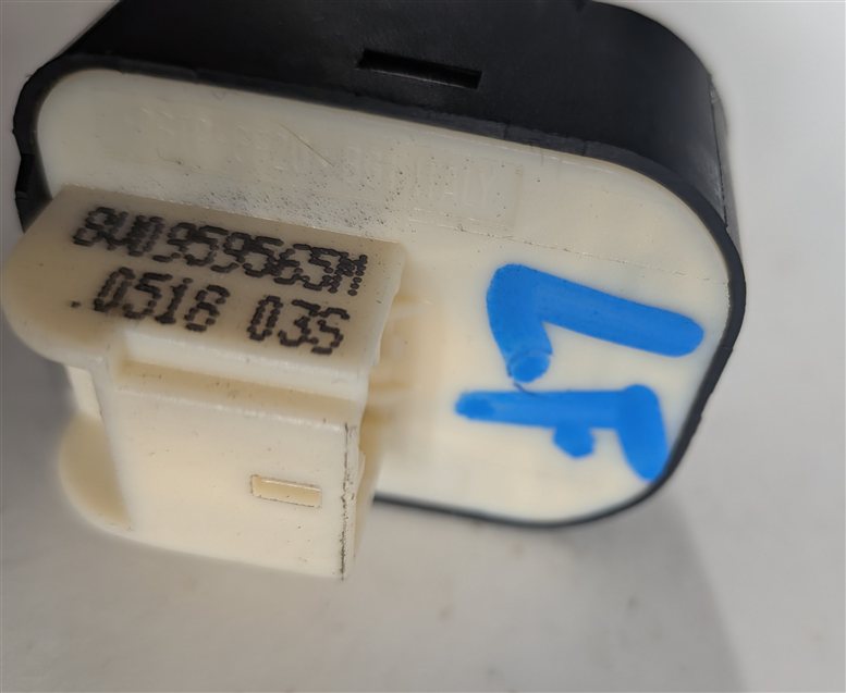 Thumbnail 9: 2017-2020 AUDI A3 S3 (8V 8Y) FRONT LEFT DRIVER MIRROR ADJUST SWITCH CONTROL KNOB