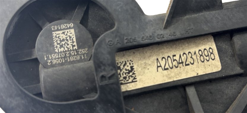Thumbnail 8: 15-21 MERCEDES C-CLASS (W205) REAR RIGHT BRAKE CALIPER w/ PARKING BRAKE ACTUATOR