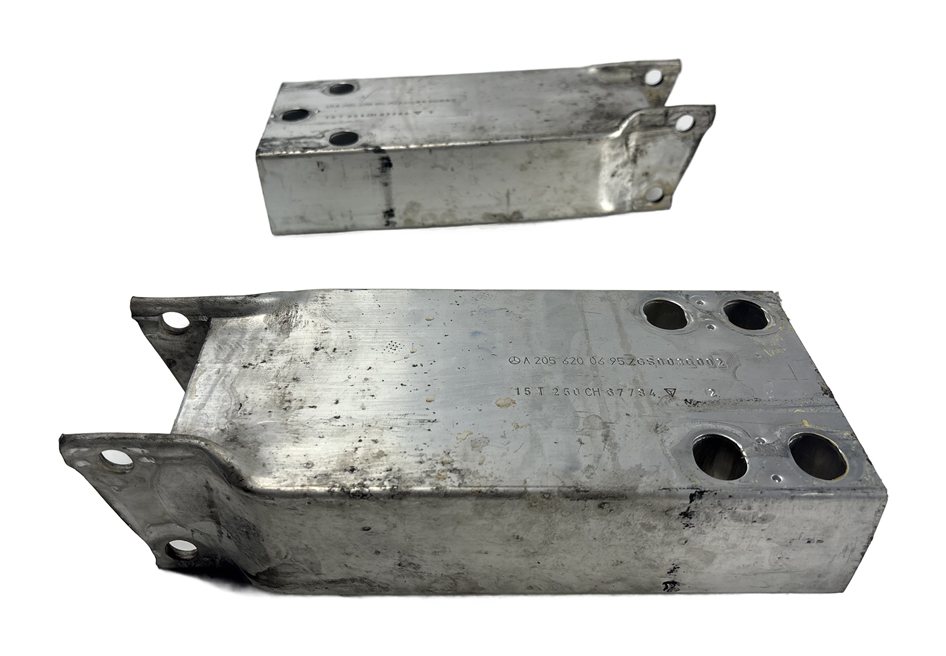 Thumbnail 3: 15-21 MERCEDES C300 C350 C400 C450 (W205) FRONT BUMPER REINFORCEMENT BRACKET SET