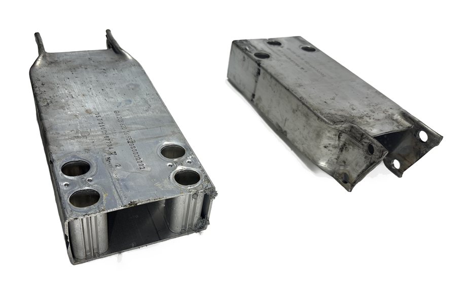 Thumbnail 5: 15-21 MERCEDES C300 C350 C400 C450 (W205) FRONT BUMPER REINFORCEMENT BRACKET SET