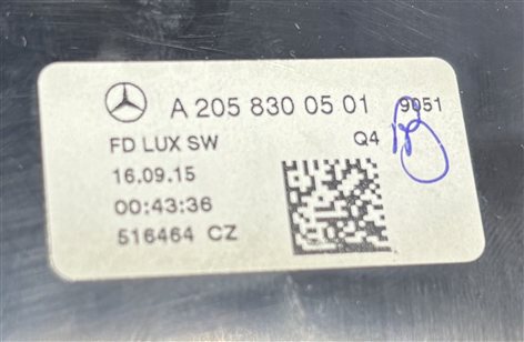 Thumbnail 9: 2016 MERCEDES C300 (W205) REAR CENTER CONSOLE AIR AC VENT w/12V SOCKET (Gray)