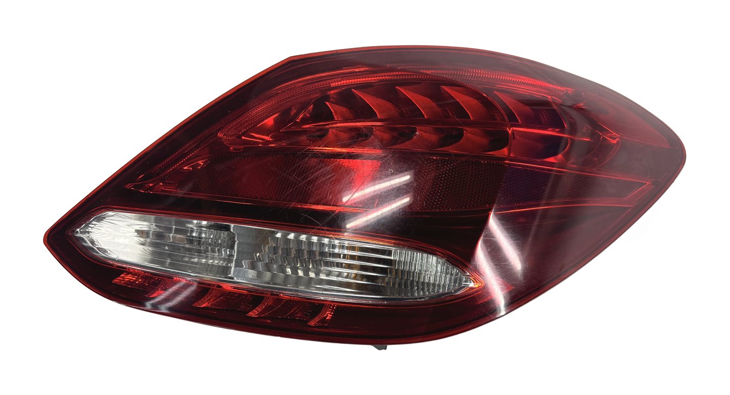16 MERCEDES C300 W205 AFTERMARKET REAR RIGHT OUTER QUARTER PANEL TAIL LIGHT LAMP