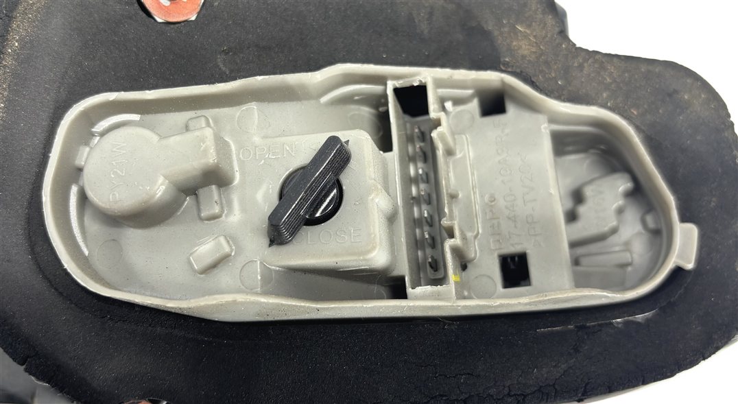 Thumbnail 8: 16 MERCEDES C300 W205 AFTERMARKET REAR RIGHT OUTER QUARTER PANEL TAIL LIGHT LAMP