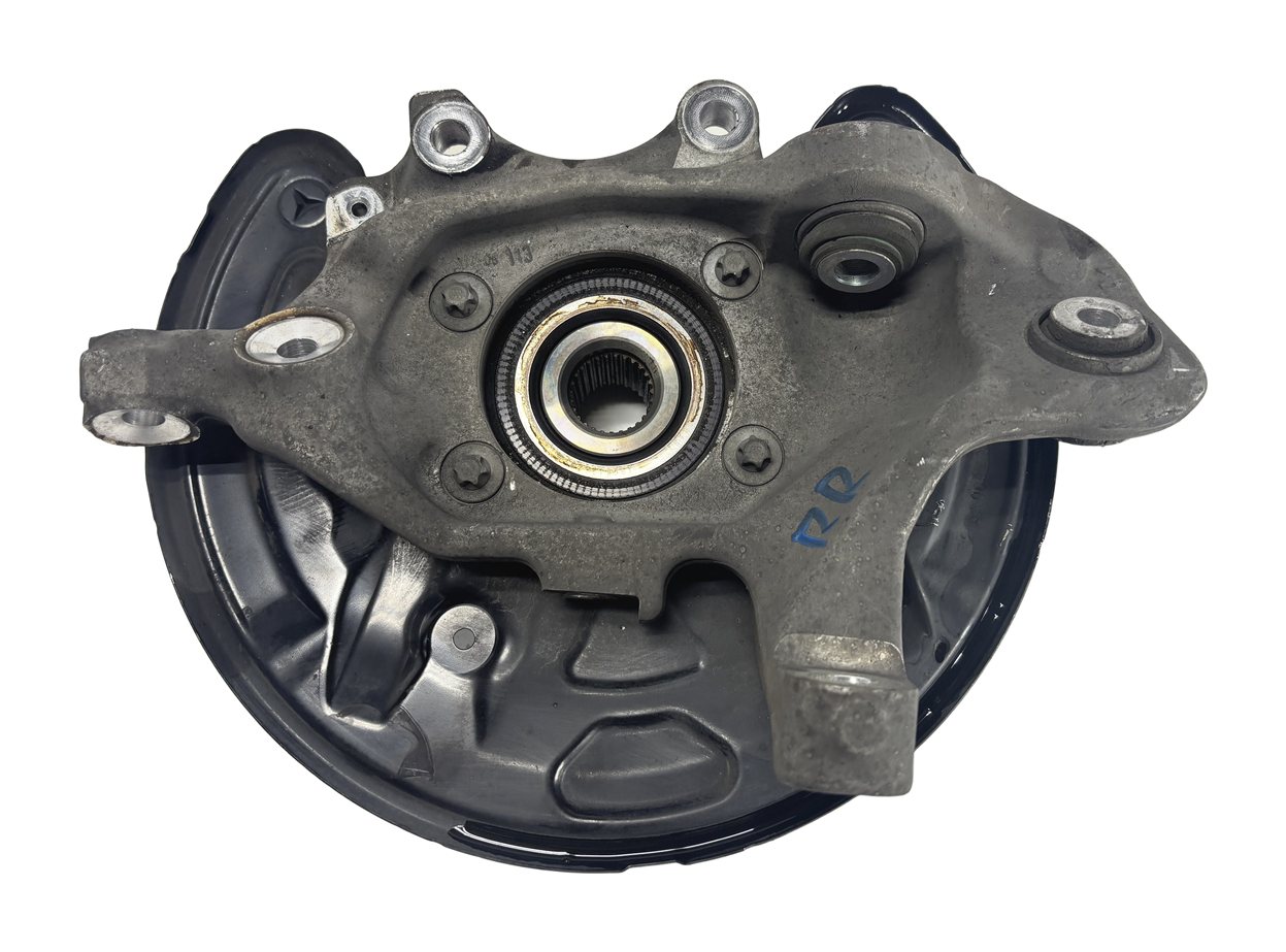 Thumbnail 2: 2015-2021 MERCEDES C300 C350 C400 (W205) SEDAN RIGHT REAR SPINDLE KNUCKLE HUB