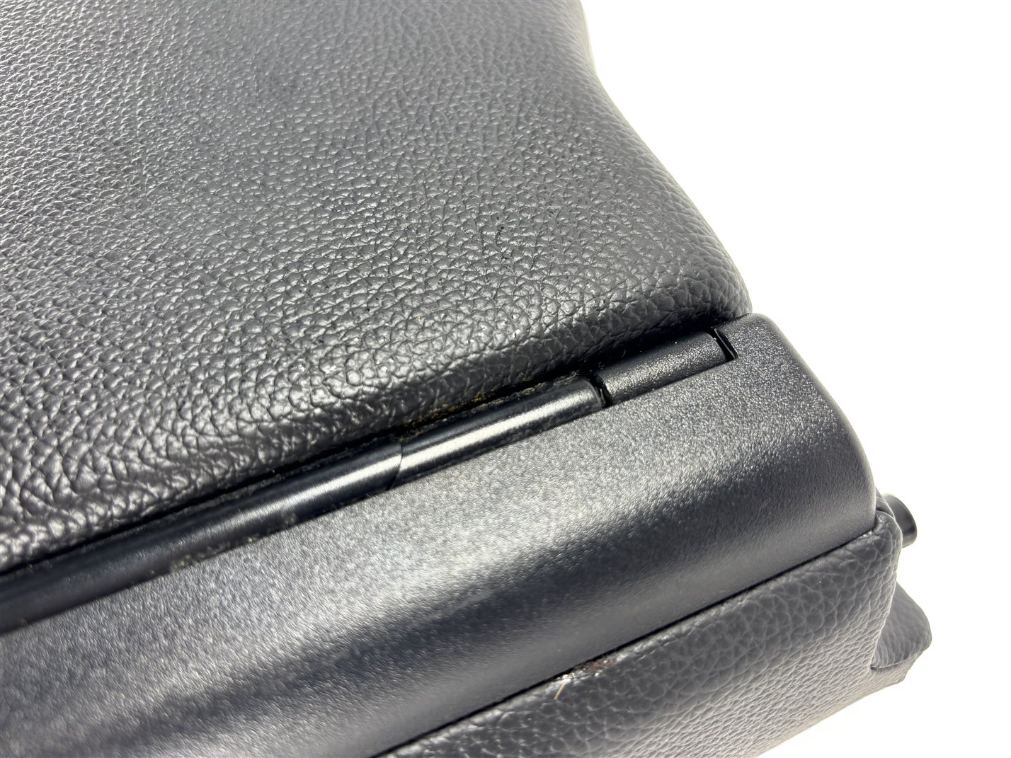 Thumbnail 10: 2016 MERCEDES C300 (W205) REAR SEAT CENTER ARMREST CUP HOLDER (Black)