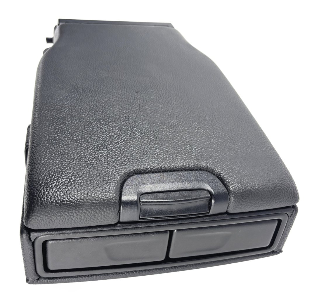 Thumbnail 7: 2016 MERCEDES C300 (W205) REAR SEAT CENTER ARMREST CUP HOLDER (Black)