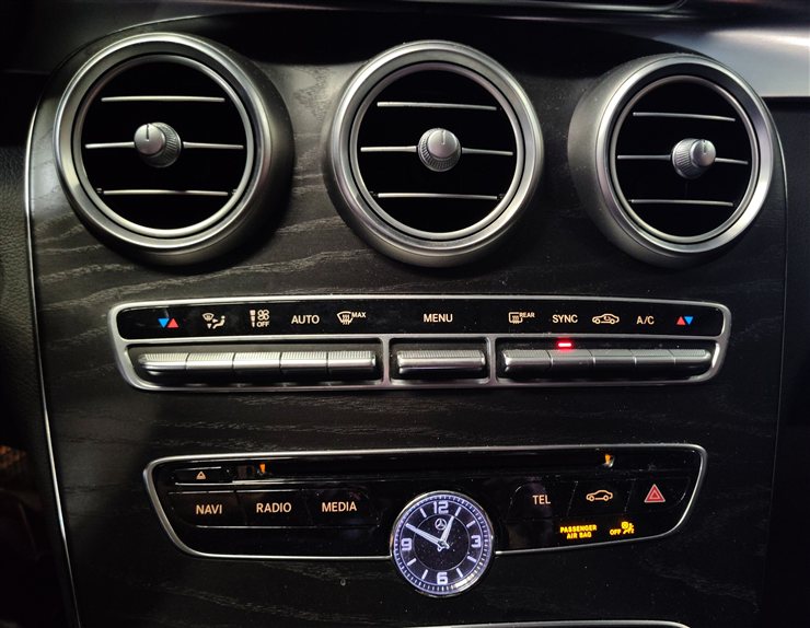 Thumbnail 2: 2016-2018 MERCEDES C300 C350 C450 C63 (W205) MEDIA CONTROL SWITCH w/ CLOCK
