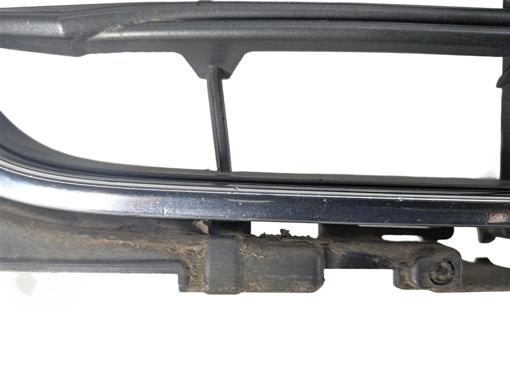 Thumbnail 8: 2015-2016 AUDI A3 (8V) FRONT CENTER MAIN GRILLE TRIM AIR VENT w/o ADAPTIVE