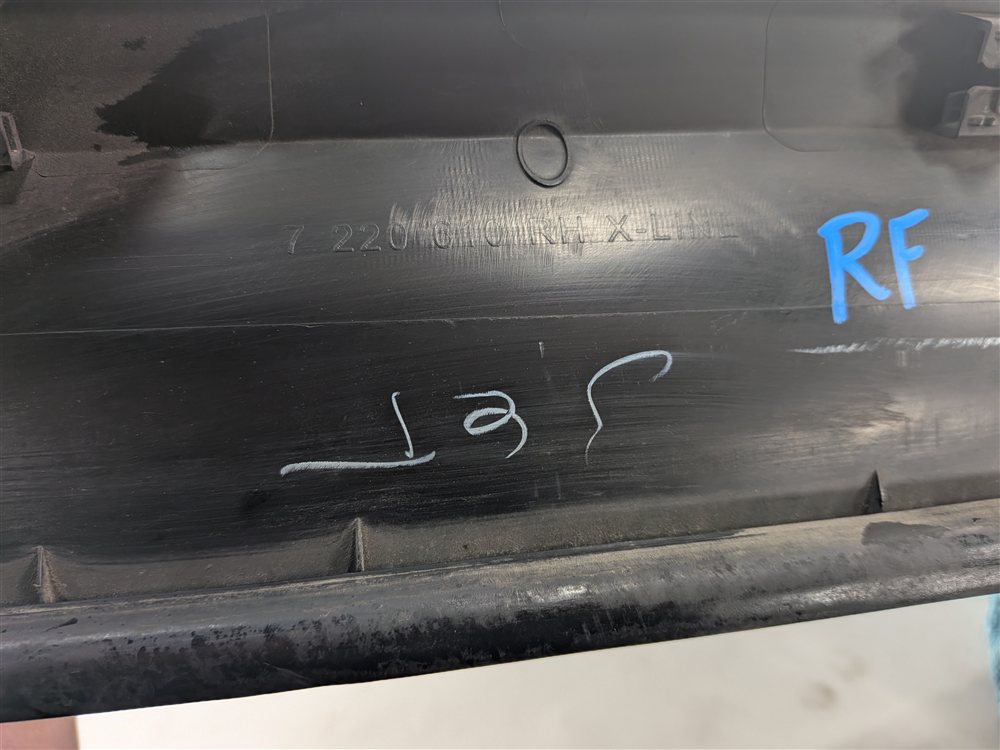Thumbnail 4: 11-18 BMW X3 X4 (F25 26) FRONT RIGHT LOWER DOOR MOULDING TRIM (w/o M or X-LINE)