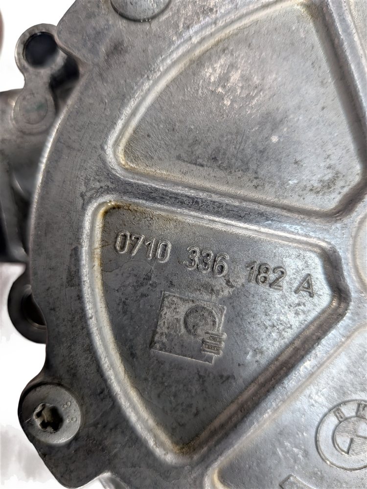Thumbnail 3: 12-14 BMW 328i 528i X1 X3 Z4 (F30 F10 E84 F25 E89) 2.0L TURBO BRAKE VACUUM PUMP