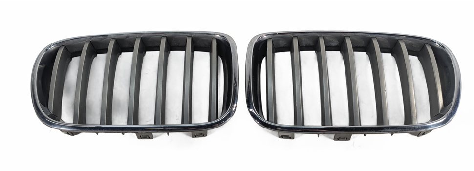 2013-2017 BMW X3 (F25) FRONT LEFT & RIGHT HOOD VENT TRIM GRILLE SET/2