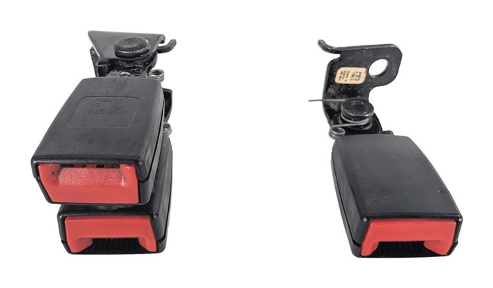 Thumbnail 3: 2013 BMW X3 F25 REAR LEFT/CENTER/RIGHT SEATBELT BUCKLE SET/3 (Black)