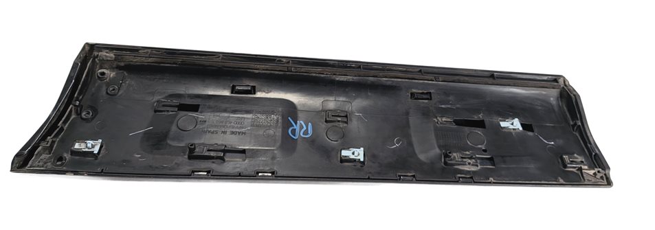 Thumbnail 4: 08-15 AUDI Q7 (4L) REAR RIGHT LOWER DOOR TRIM MOULDING w/ S LINE (Gray)