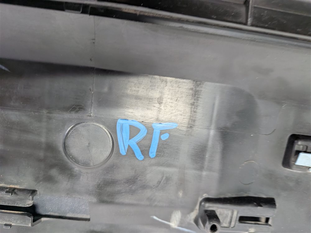 Thumbnail 4: 08-15 AUDI Q7 (4L) FRONT RIGHT PASSENGER LOWER DOOR TRIM MOULDING S LINE (Gray)