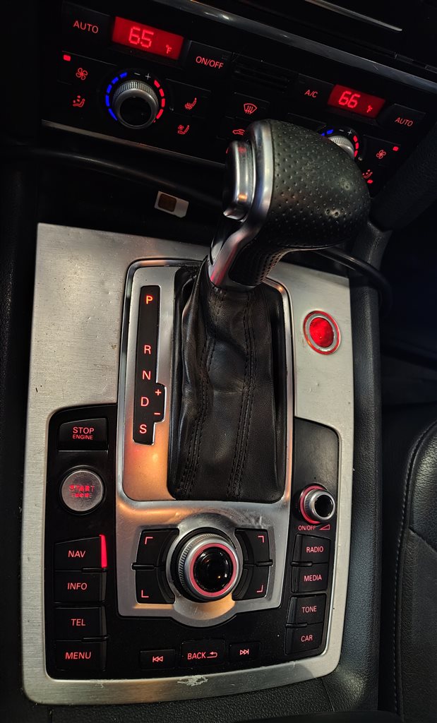 Thumbnail 2: 2012-2015 AUDI Q7 (4L) FRONT CENTER CONSOLE MMI MEDIA NAVIGATION CONTROL SWITCH