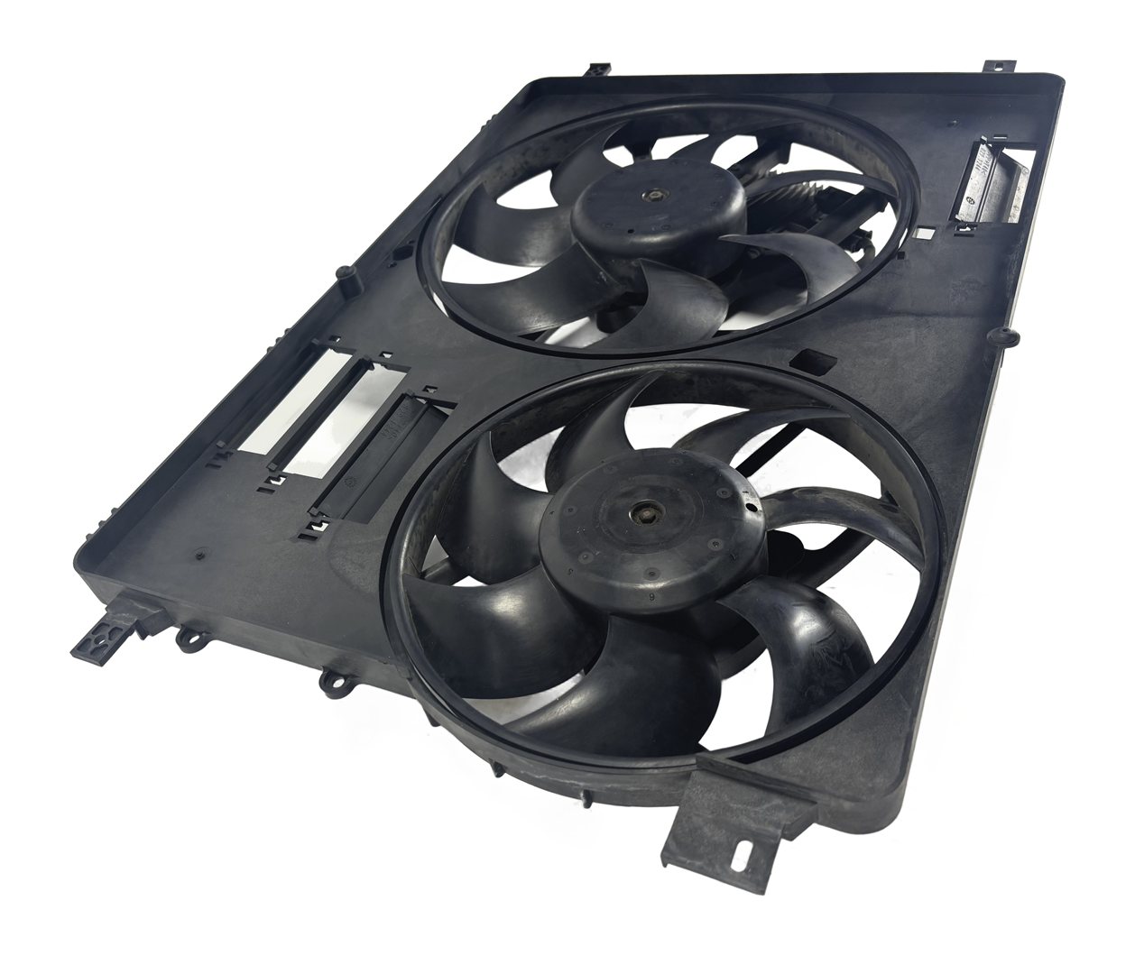 Thumbnail 4: 12-17 LR2 DISCOVERY SPORT RANGE ROVER EVOQUE L550 RADIATOR COOLING FAN & SHROUD